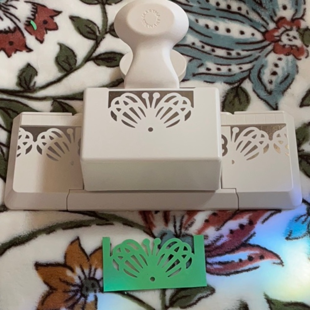 Large EK Success Martha Stewart Crafts  Butterfly Lace Edge Punch